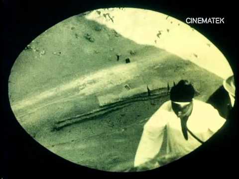 L'ascension de la Pyramide de "Chéops" par S.A.R. le Prince Léopold (1923)