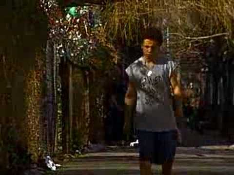 Trailer Raising Victor Vargas