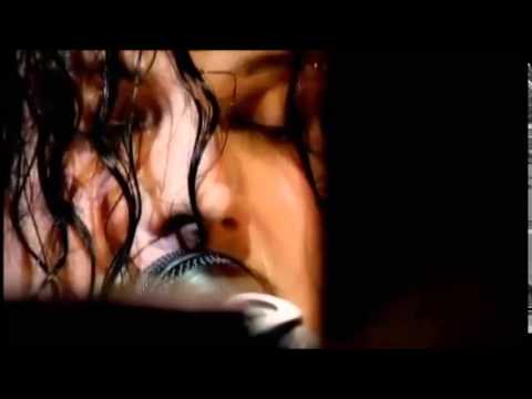 The White Stripes - Jack plays piano moment (concert Under Amazonian Lights)