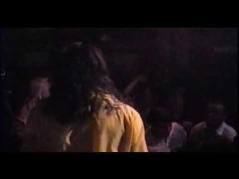 Yerba Mala Nunca Muere: La Historia de La Mancha del Jardín - Official Trailer 2015 / HD