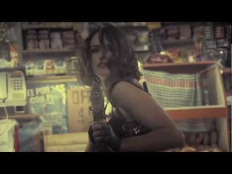 "Tráiganme la Cabeza de la Mujer Metralleta" TRAILER - VÉALA HOY EN http://www.kanguroo.tv