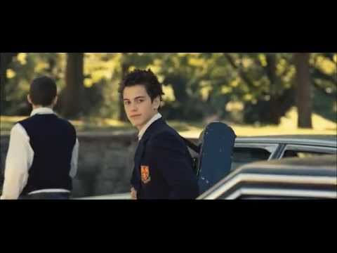 Café de Flore : official trailer (English)