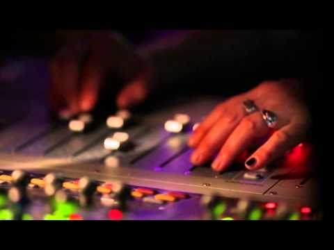 Revolution, Riot Grrrl Style - Engl. trailer