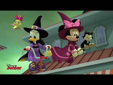 'Mickey's Tale of Two Witches EXCLUSIVE CLIP