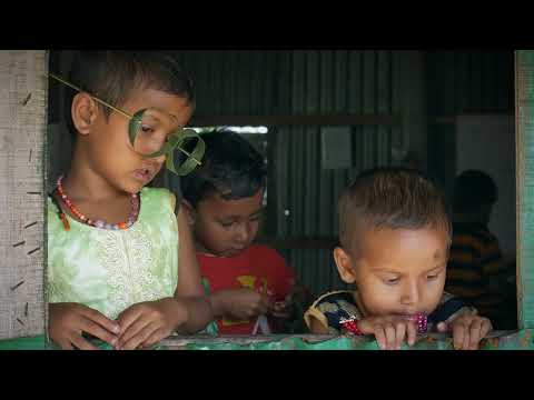 육각의 동굴과 미궁 속의 생쥐 The Hexagonal Hive and a Mouse in a Maze | 베리테 Verite | 17TH DMZ Docs Trailer