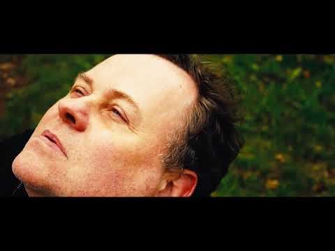 "Das Mädchen und der Bulle" Offizieller Trailer