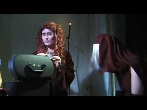 Trailer Dracula's Family Visit