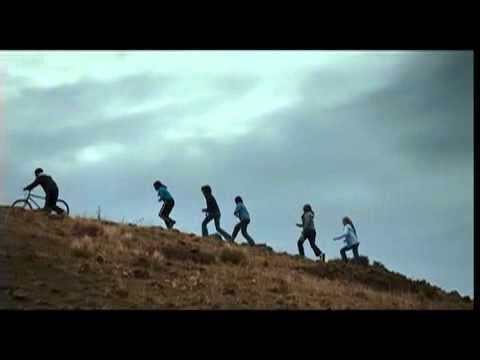 Trailer "8" - Francia - 2008 - 107 min Festival de Cine 4+1