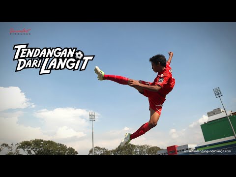 Tendangan dari langit (trailer)