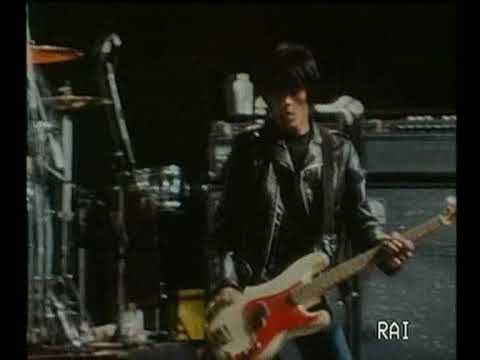 Ramones live Rome 1980 (part 1)