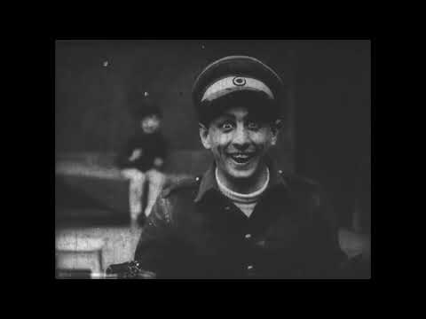 Robinet guardia cicliste (1913) Tweedledum as a Cycling Policeman