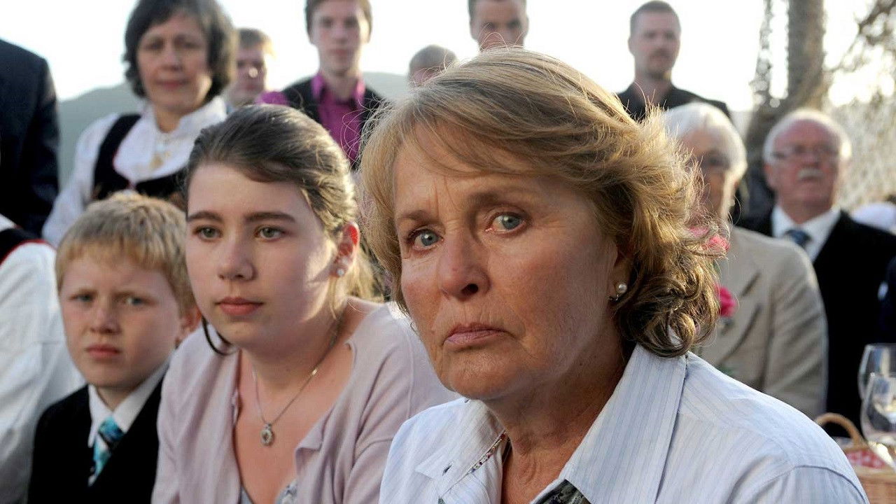 Backdrop for Liebe am Fjord - Abschied von Hannah