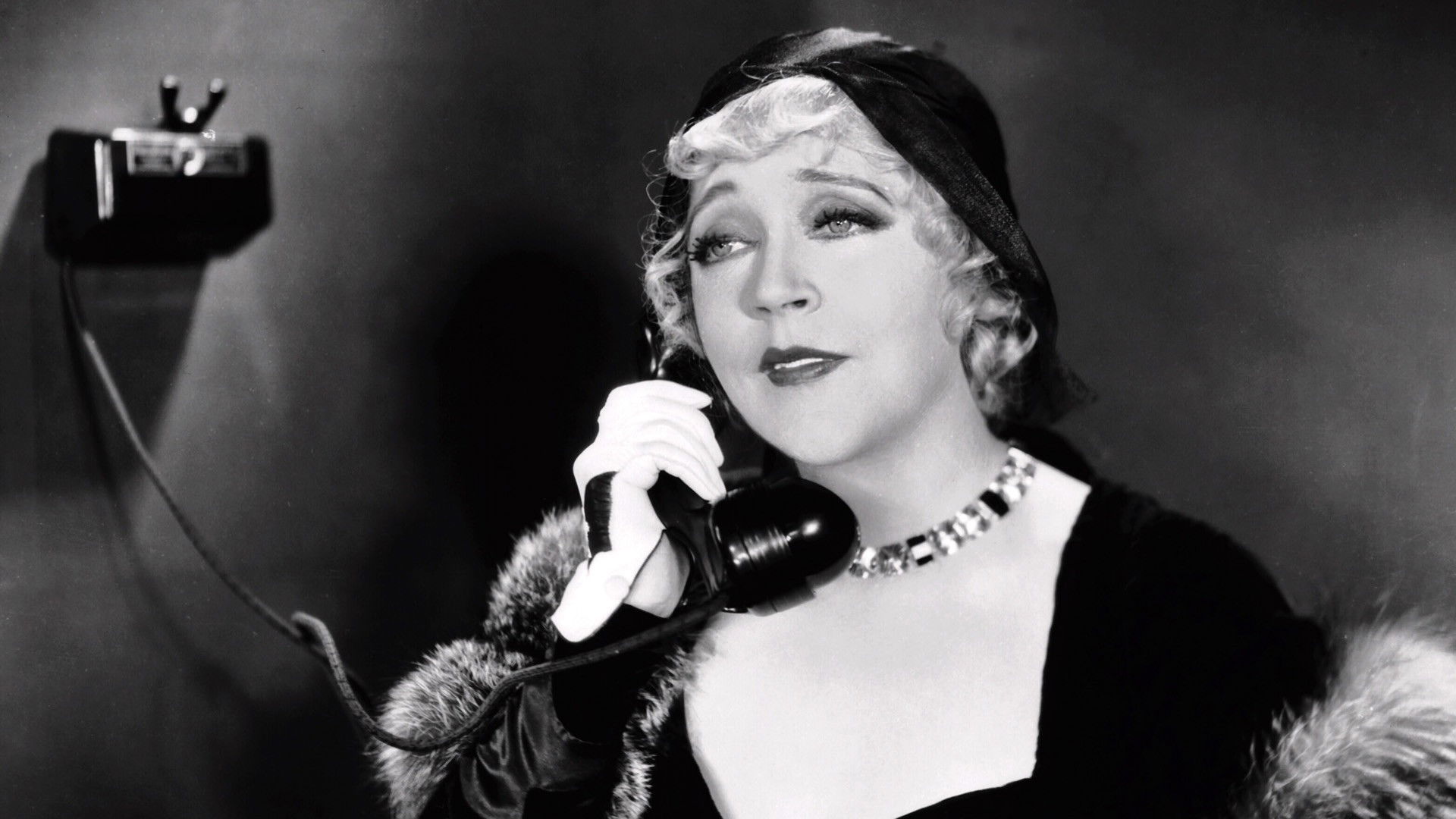 Backdrop for Bachelor Apartment