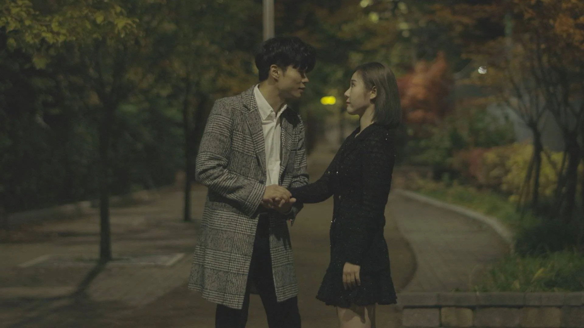 Backdrop for Mound Visibility