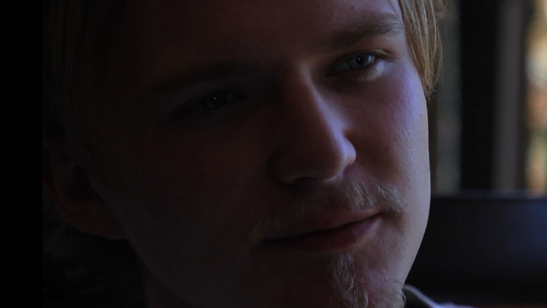 Backdrop for Critico