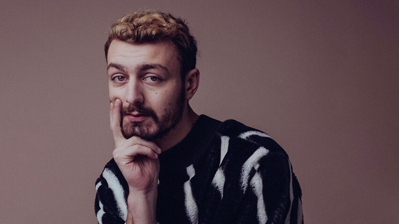 Backdrop for Roman Frayssinet : Alors