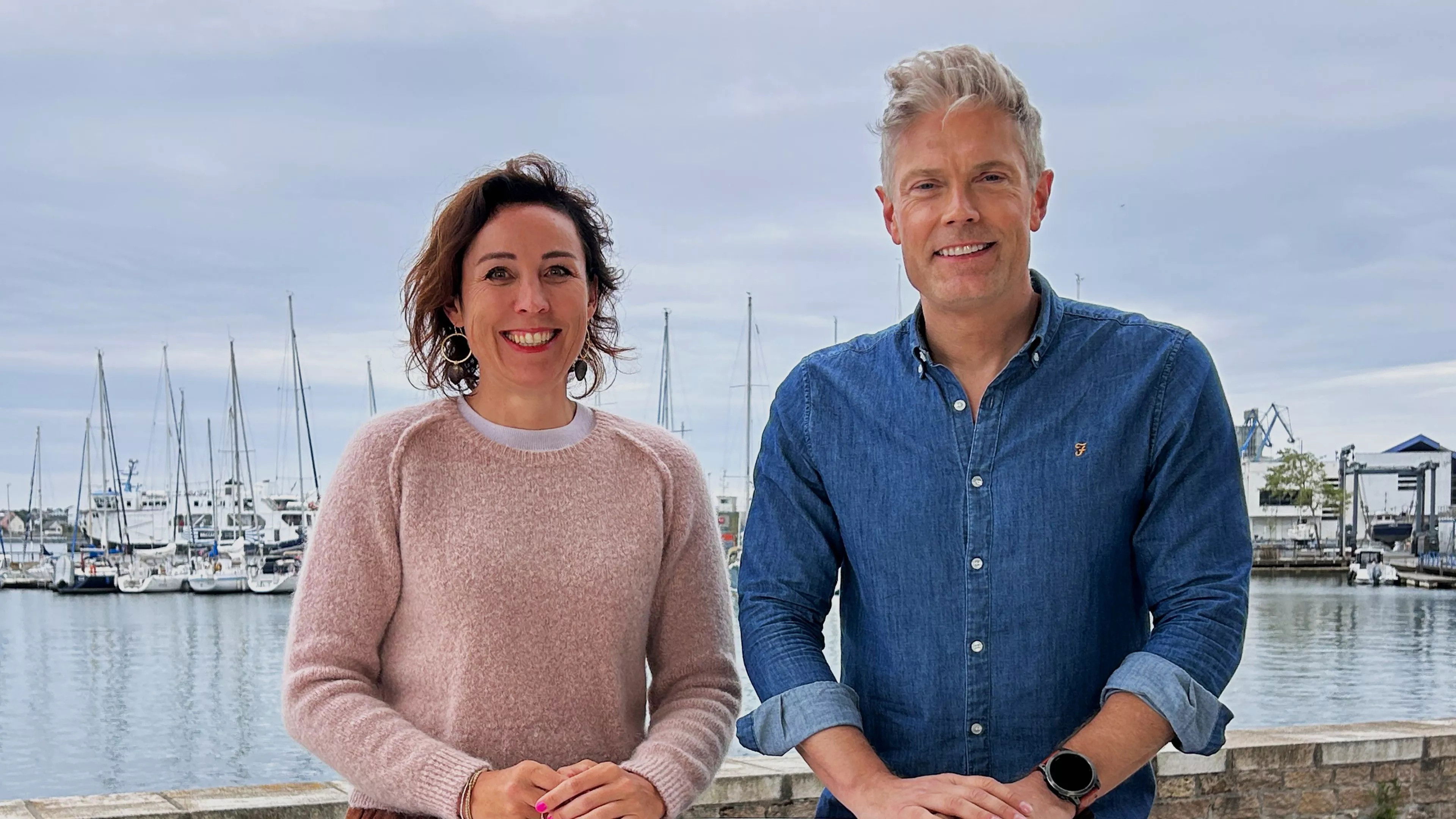 Backdrop for Tour de France Femmes - Met Maarten en Marijn