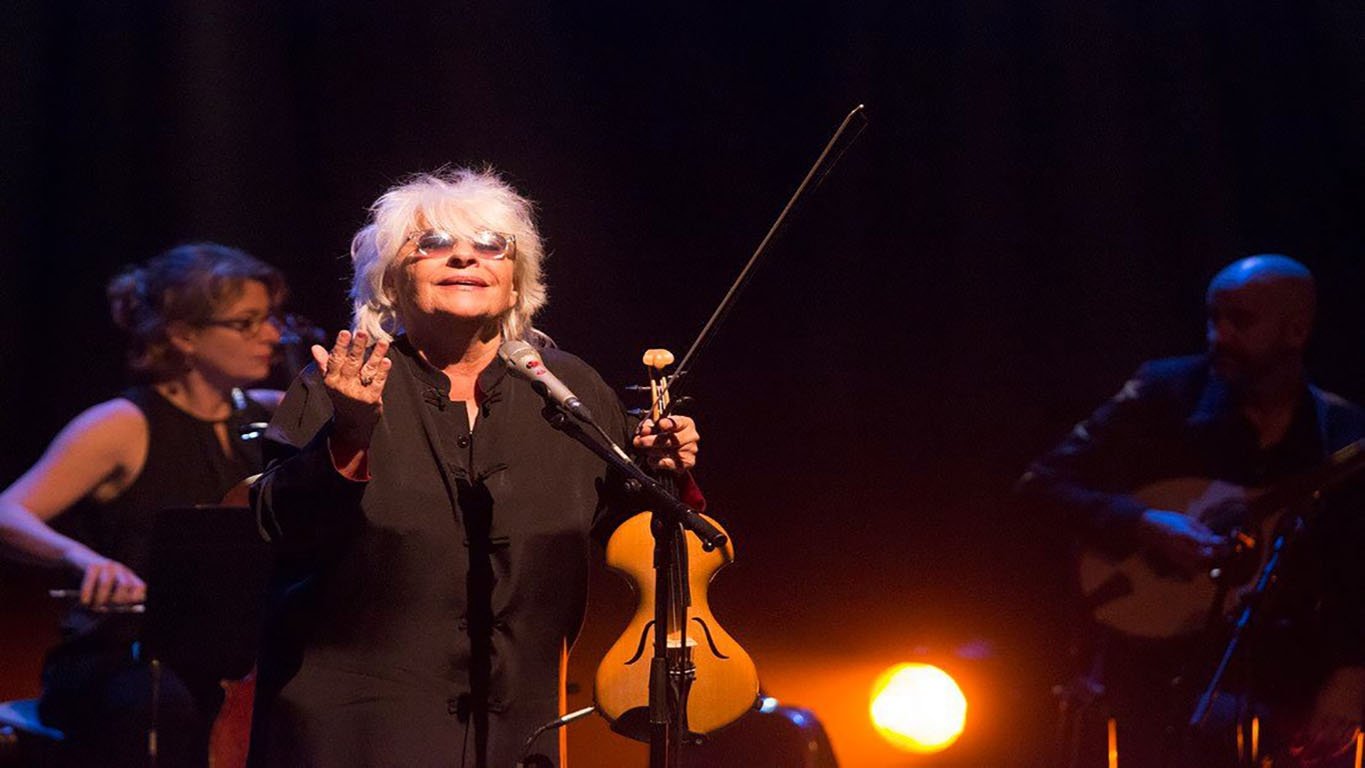 Backdrop for Catherine Lara - Au Delà Des Murs