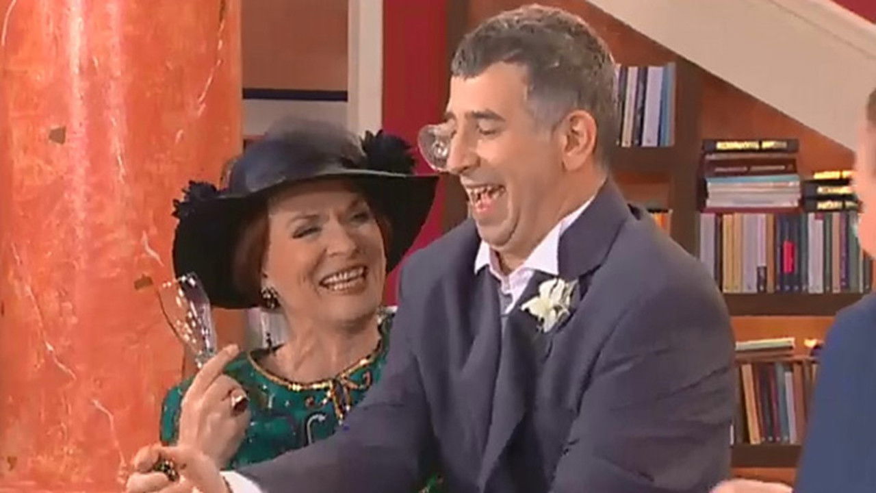 Backdrop for Εκπαιδεύοντας τον Μπάμπη