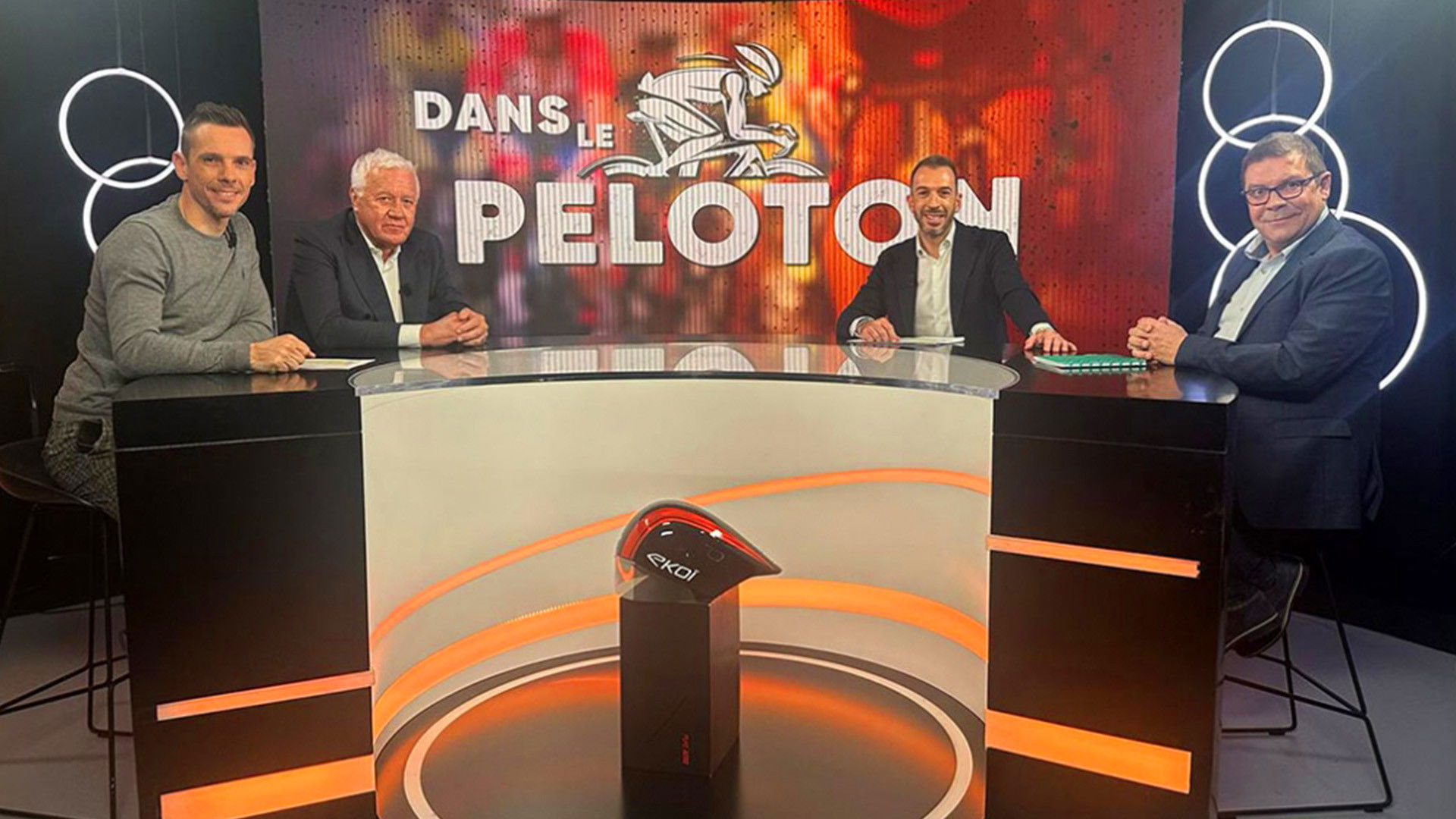 Backdrop for Dans le peloton : l'hebdo du cyclisme