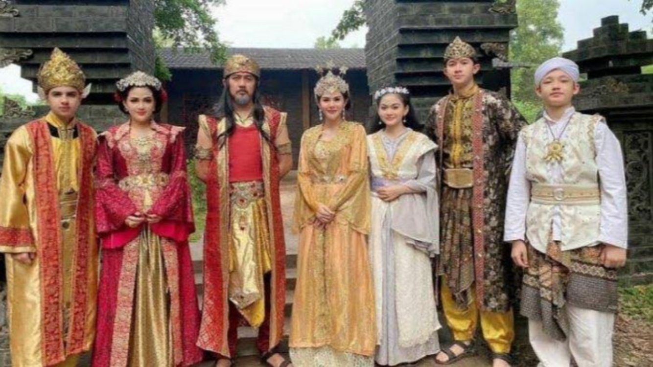 Backdrop for The Return of Raden Kian Santang