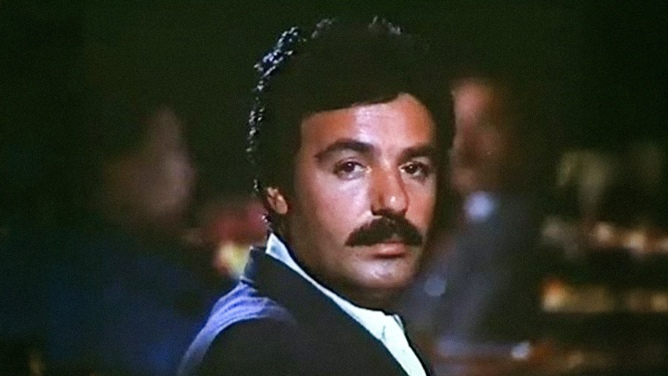 Backdrop for Yaktı Beni