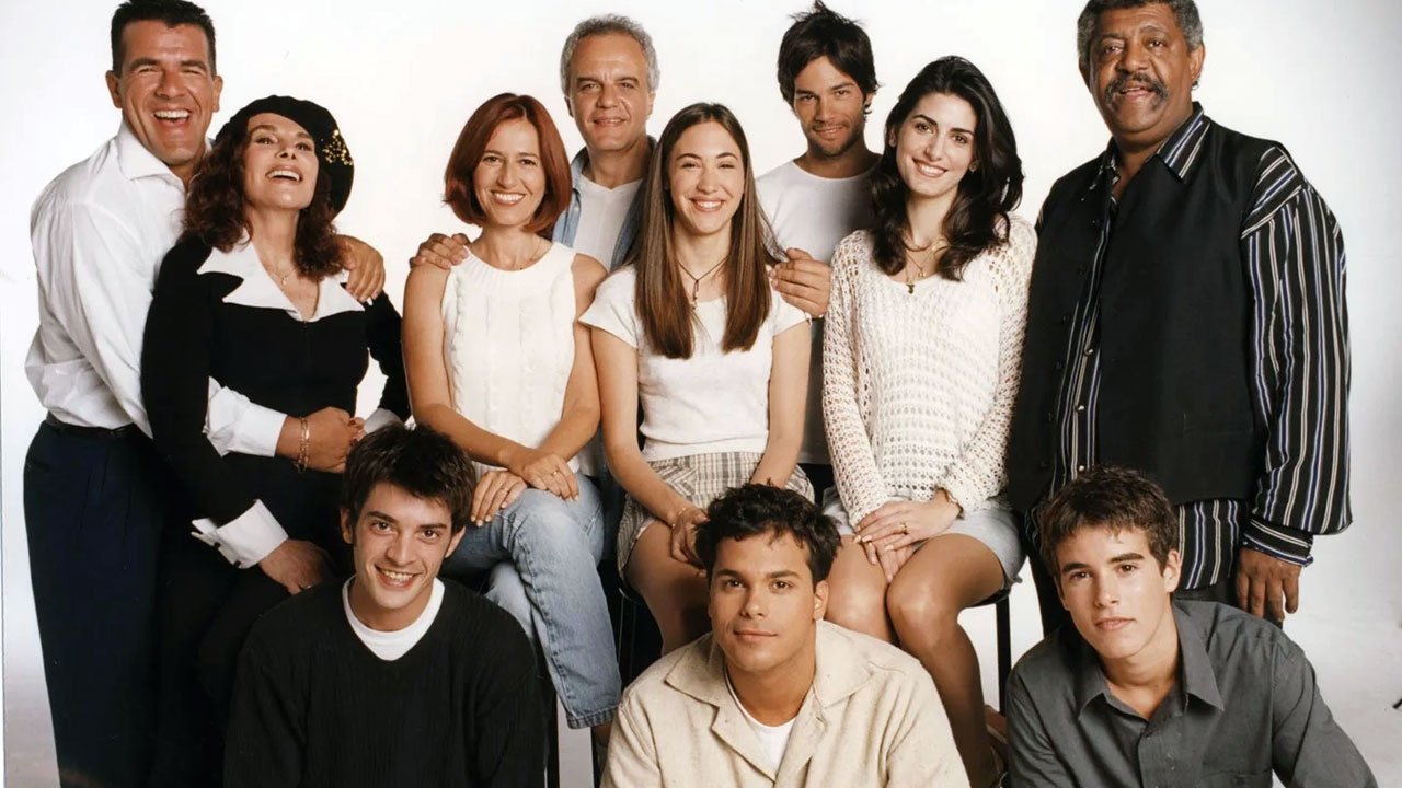 Backdrop for Gasoleros