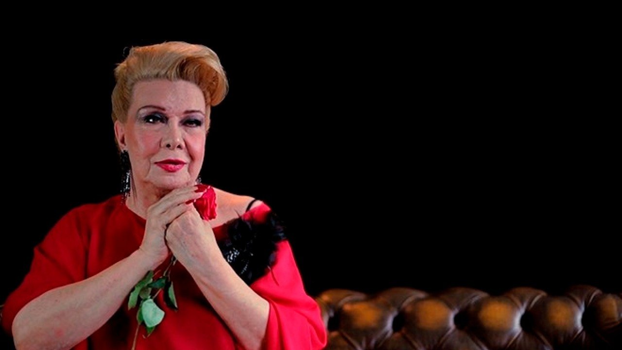 Backdrop for Rogéria, Senhor Astolfo Barroso Pinto