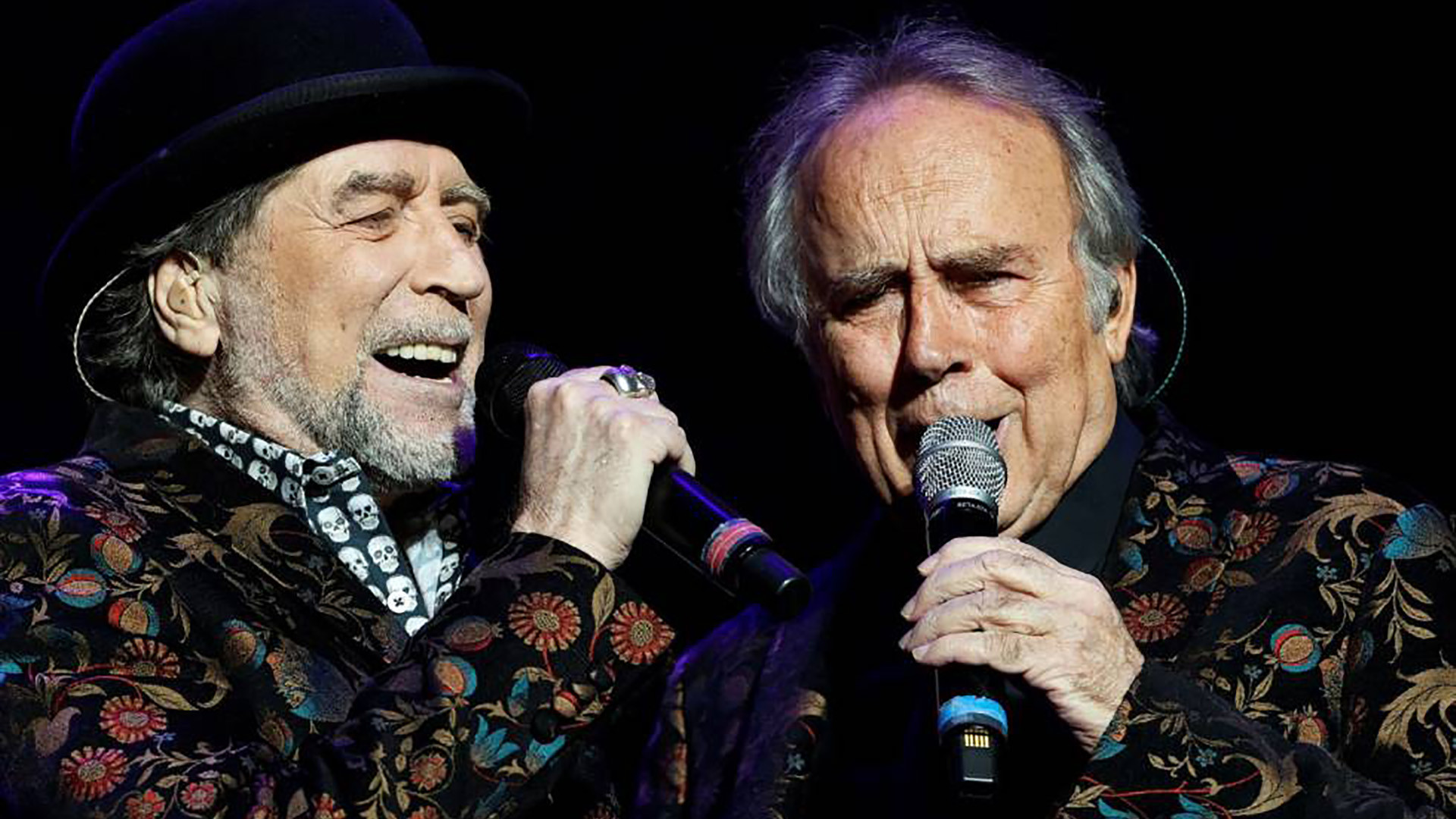 Backdrop for Serrat & Sabina - Dos Pájaros De Un Tiro