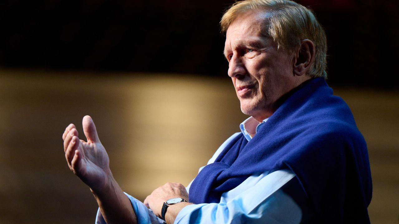 Backdrop for Jan Englert. Spróbuję jeszcze raz pofrunąć