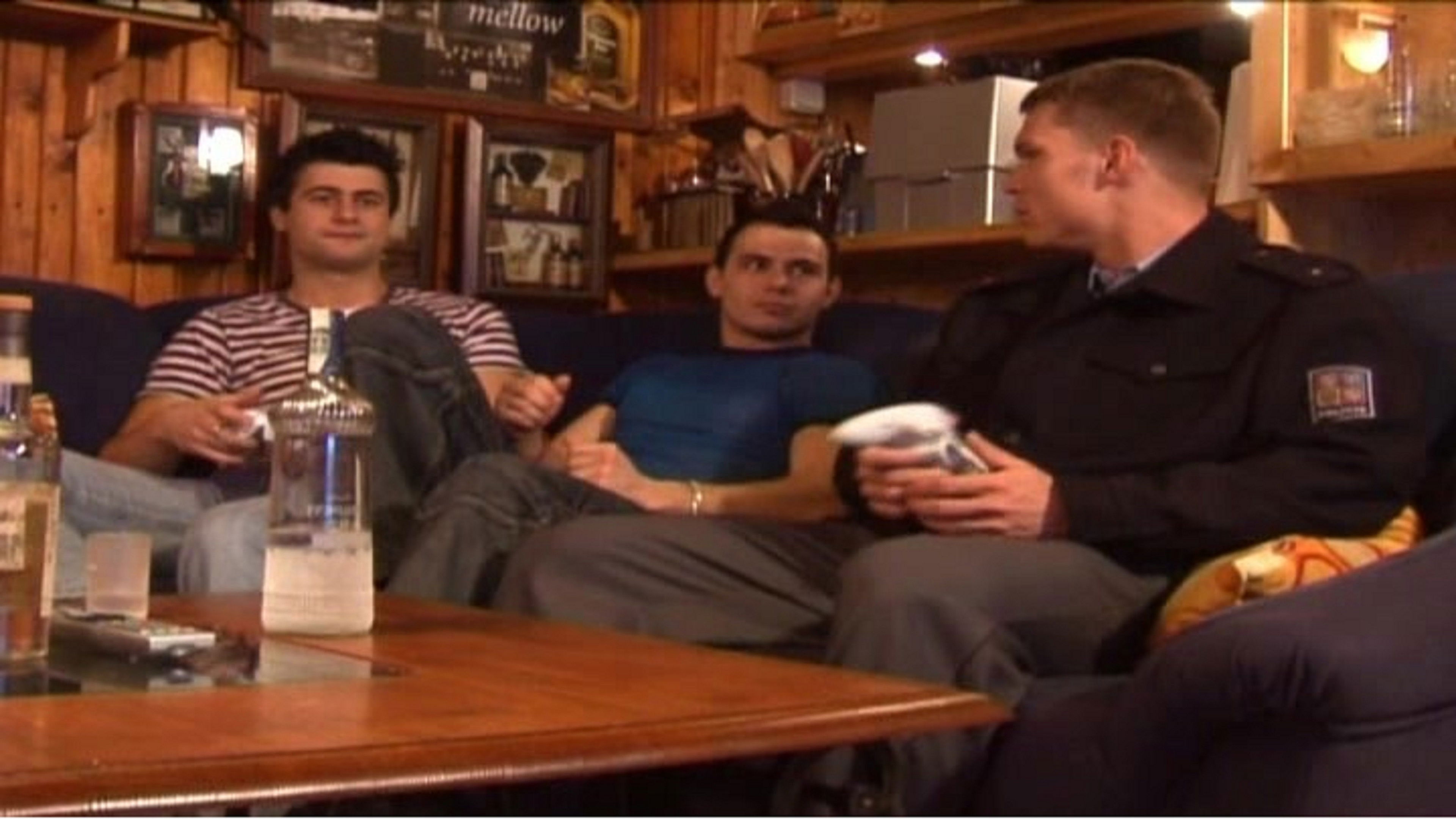 Backdrop for The Policeman Is Cumming Home