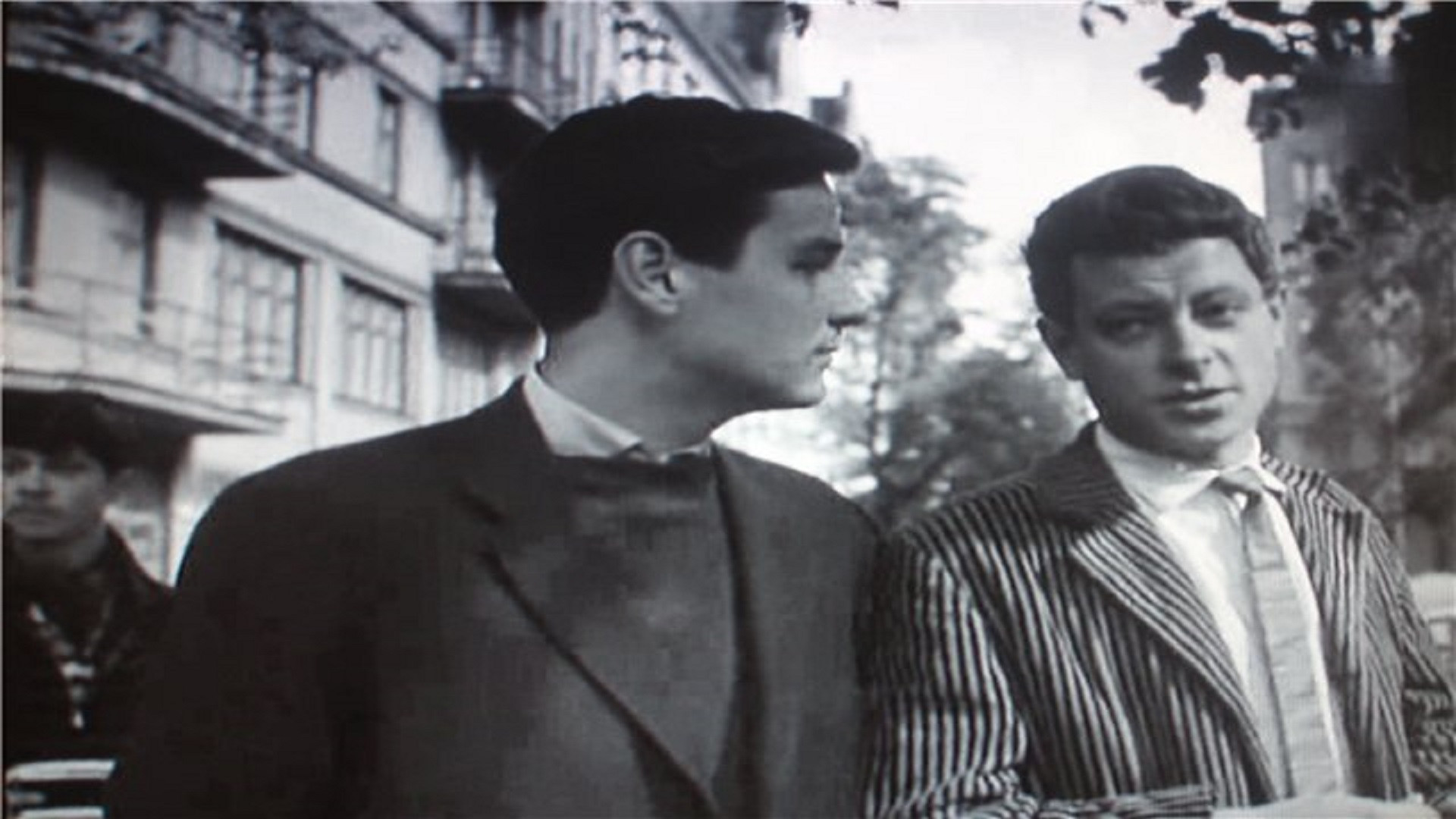 Backdrop for Autumn is Still Far Away