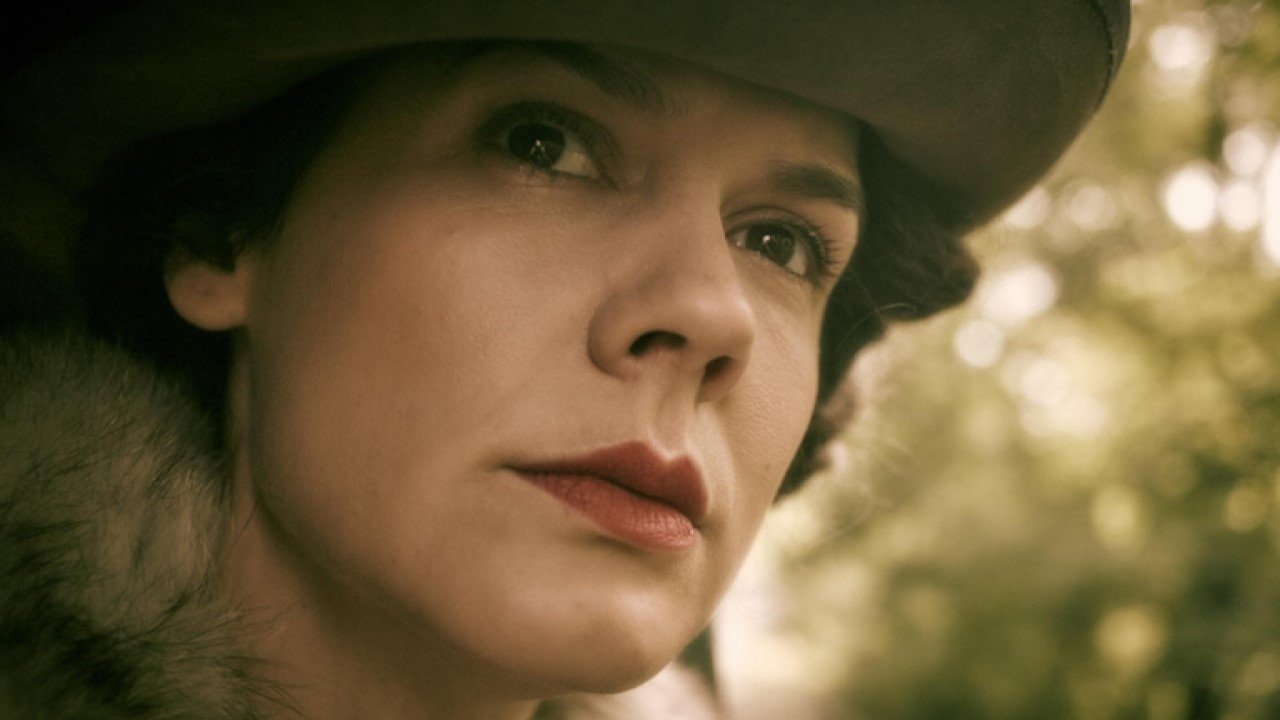 Backdrop for Mad, une héroine de l'ombre