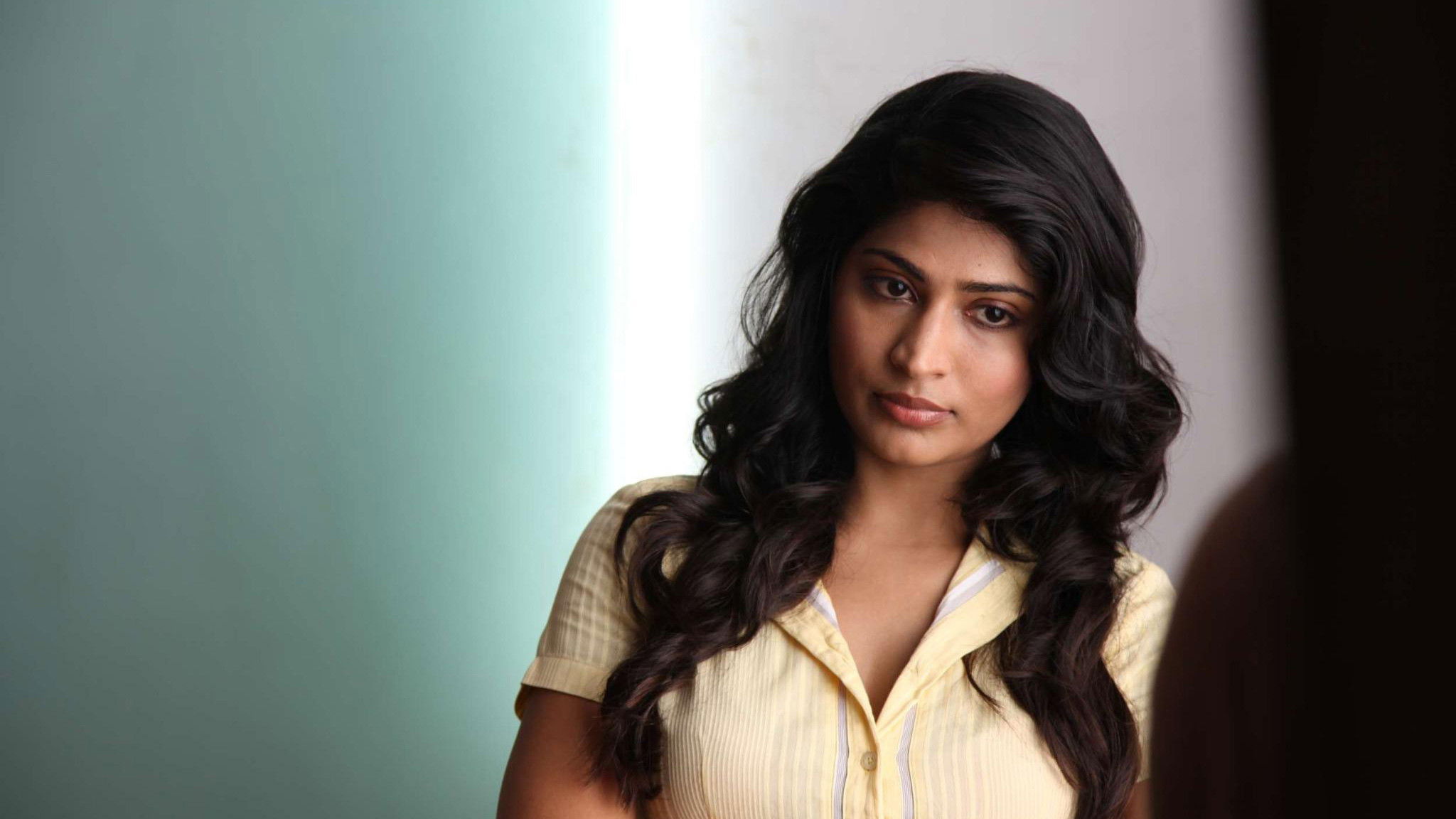 Backdrop for Rendavathu Padam