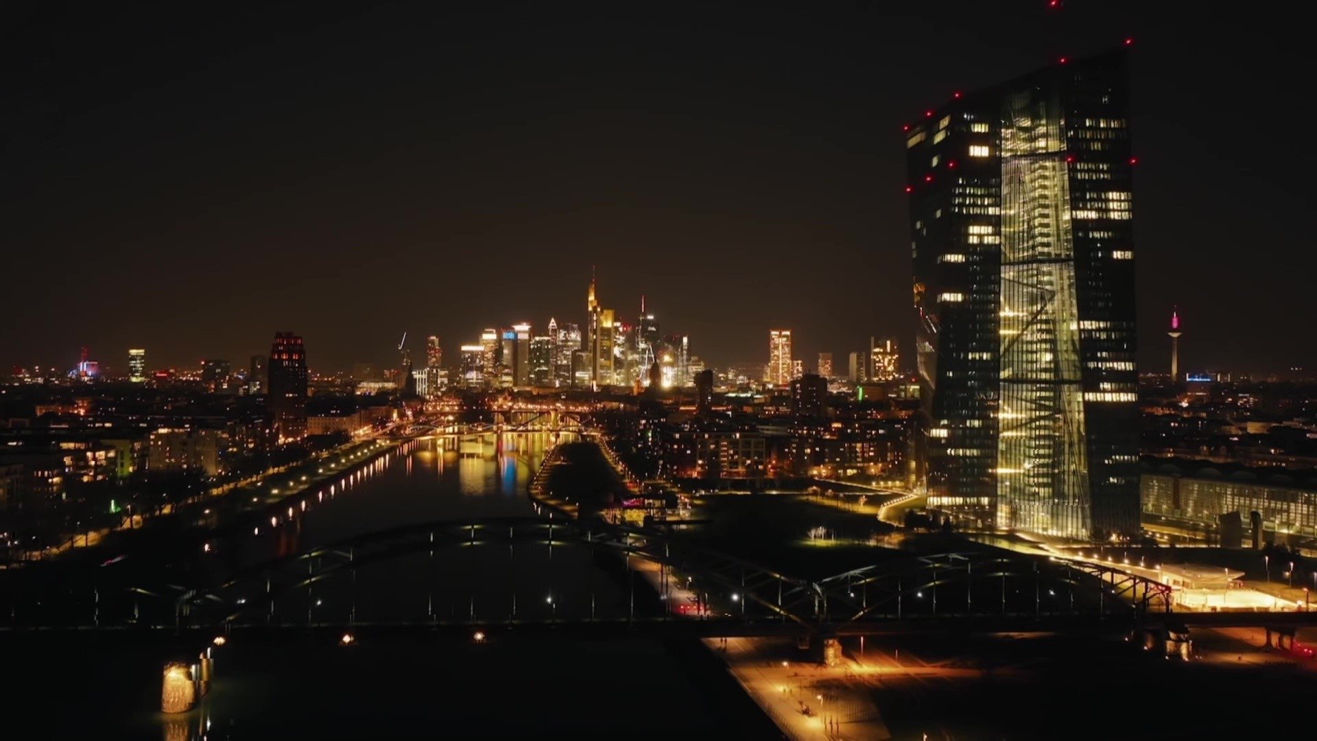 Backdrop for Moneyland - Die dunklen Geschäfte der Finanzindustrie