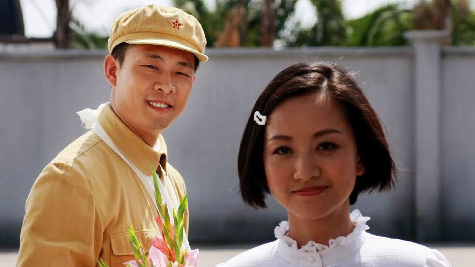 Backdrop for 枪声背后