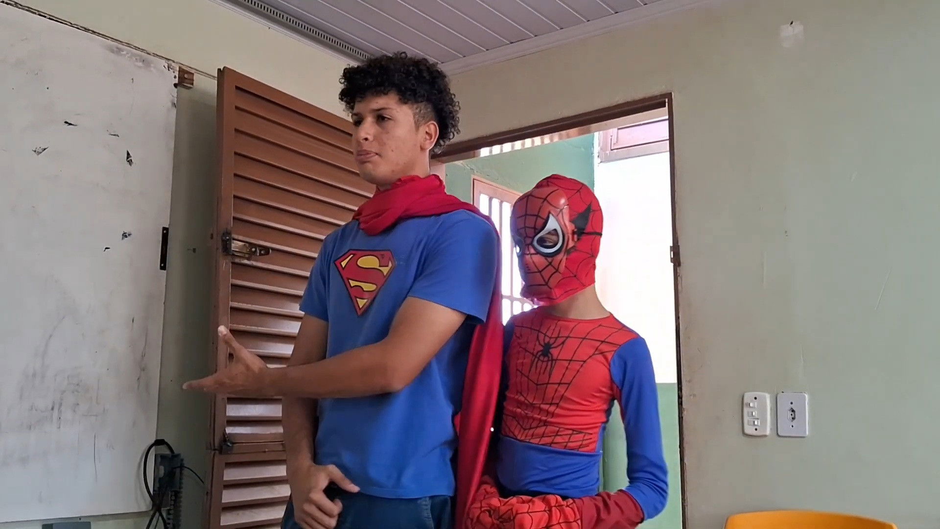 Backdrop for Troca de Heróis