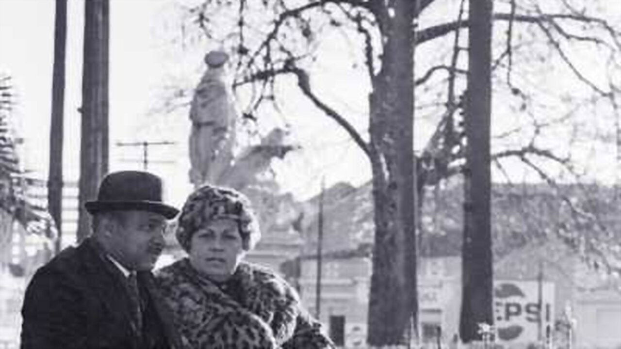 Backdrop for Lupicínio Rodrigues, Confessions of a Sufferer