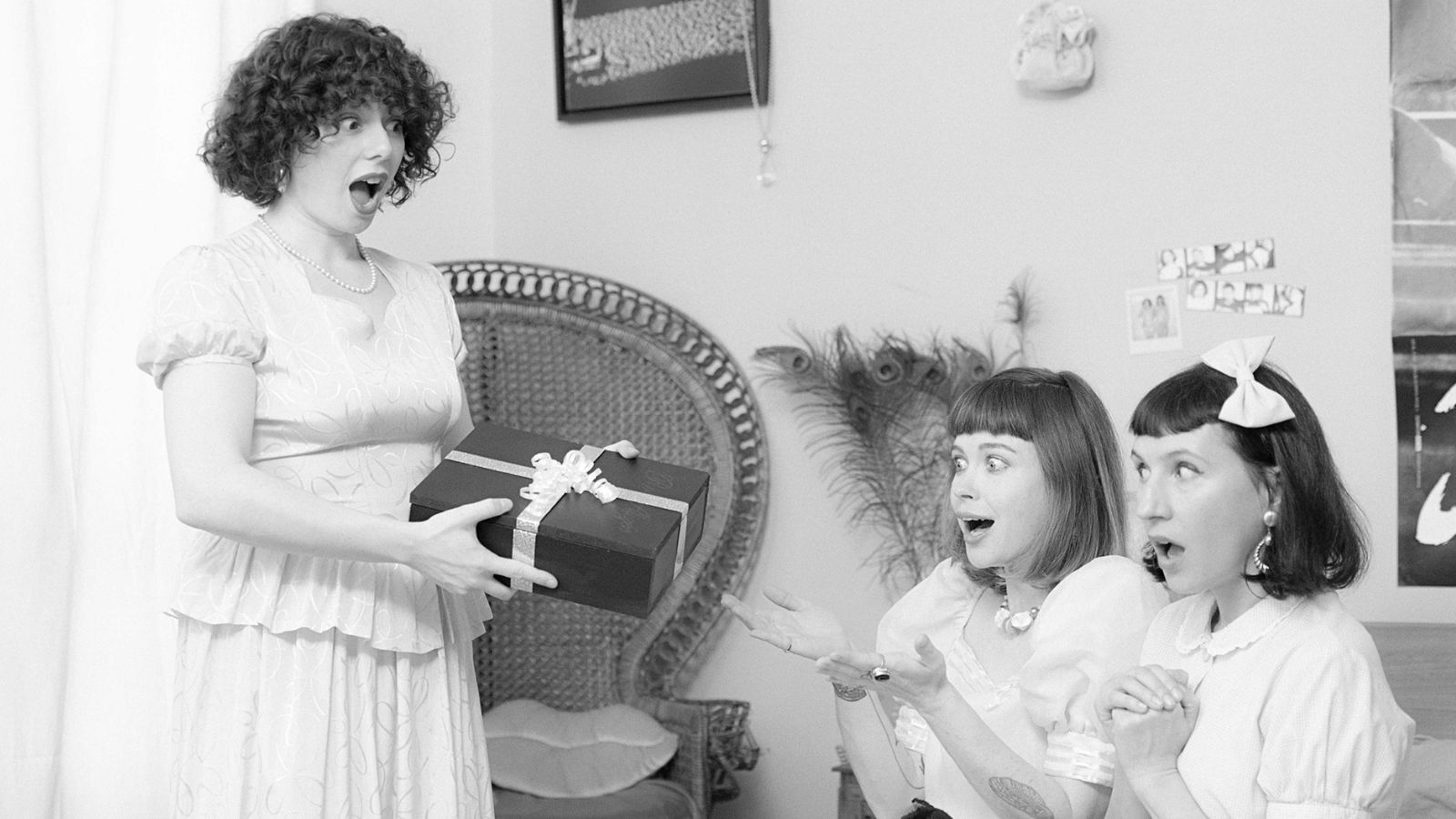 Backdrop for Romy & Laure... and the Mystery of the Enchanted Plug