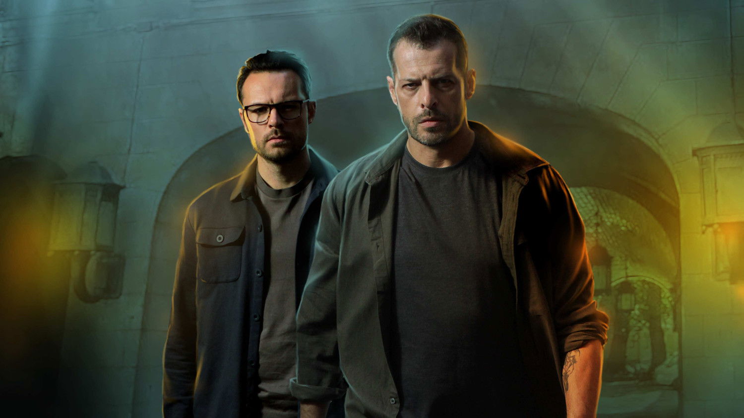 Backdrop for Человек из дома напротив