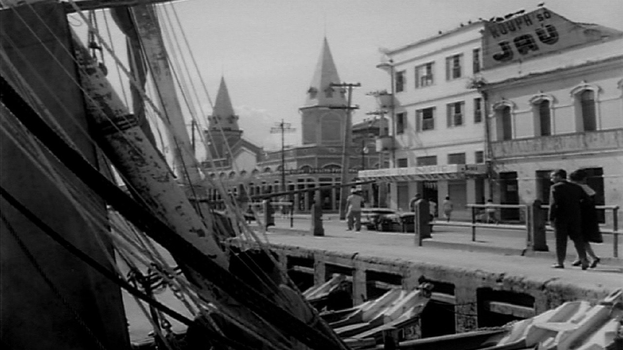 Backdrop for Um Dia Qualquer...