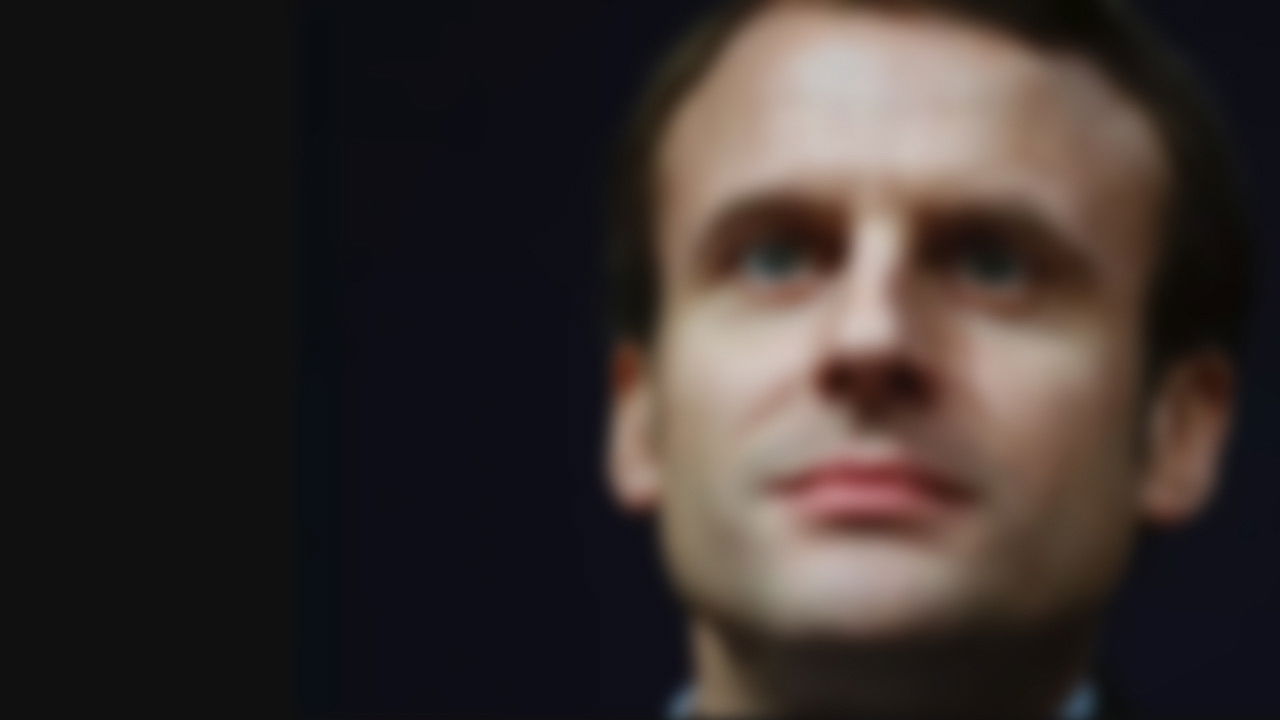 Backdrop for Le Grand Procès de Macron