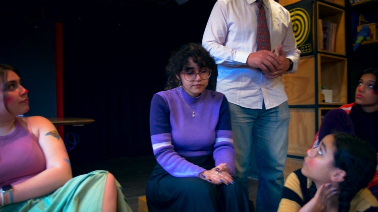 Backdrop for Nem tudo são máscaras