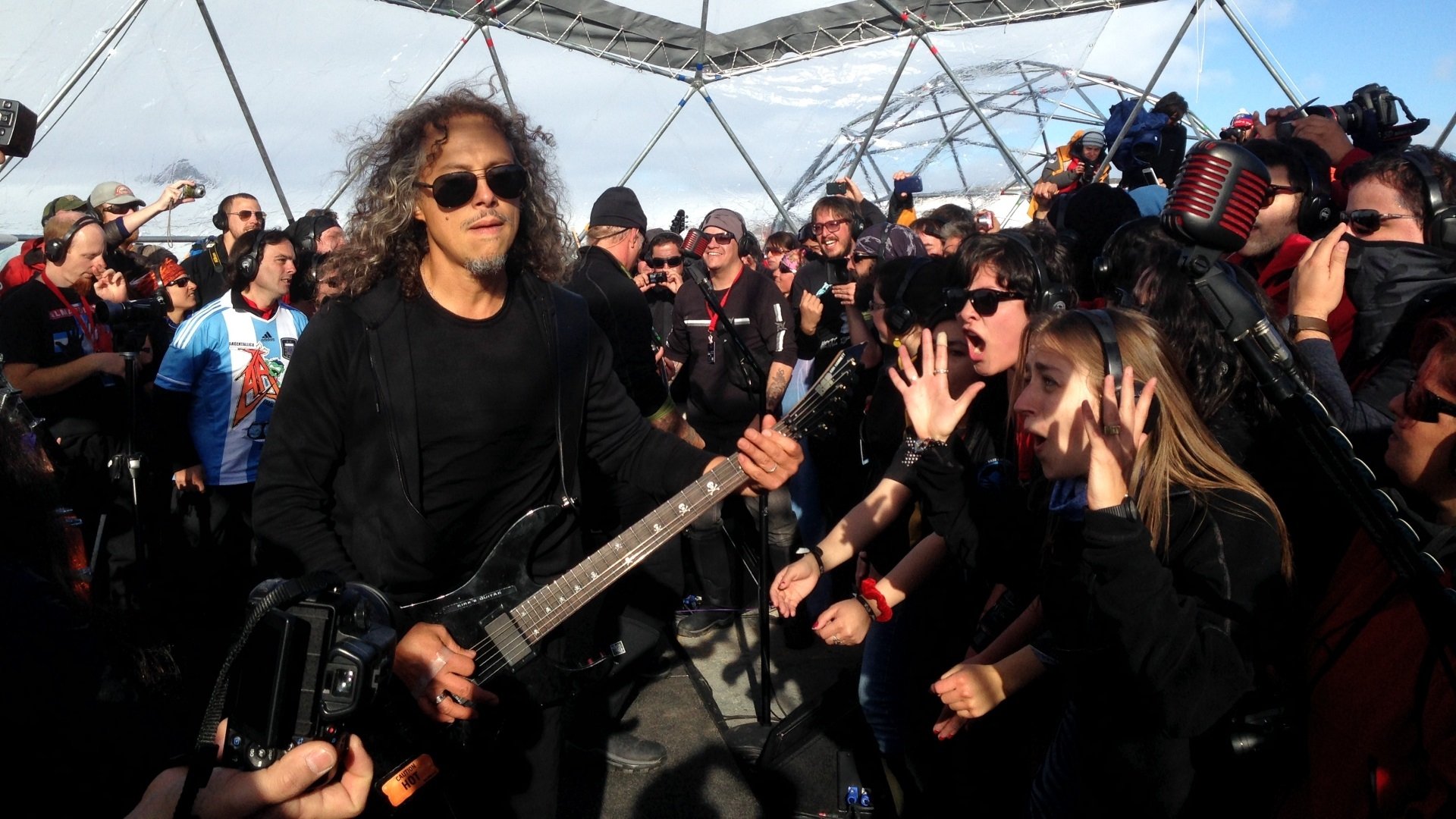 Backdrop for Metallica: Freeze 'Em All - Live in Antarctica