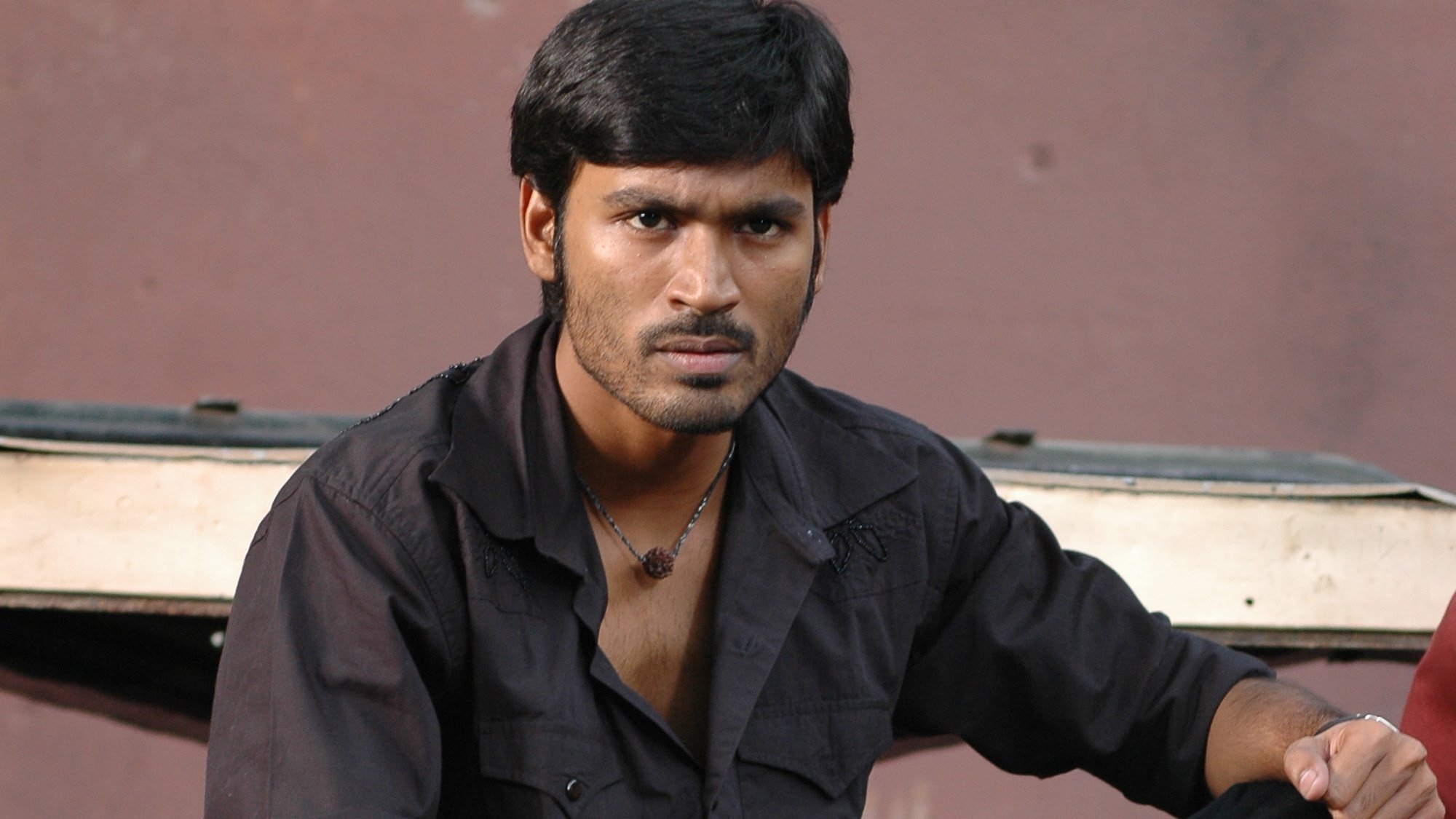 Backdrop for Padikathavan