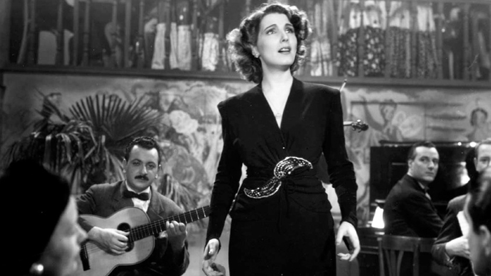 Backdrop for El fin de la noche