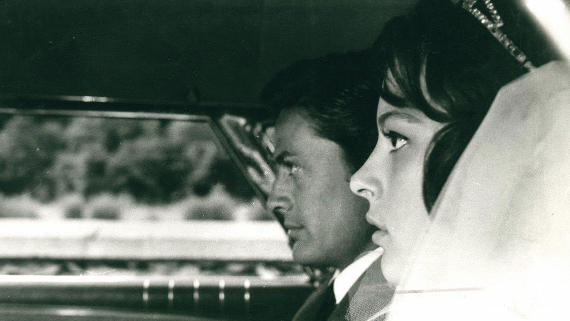 Backdrop for Aşk ve İntikam