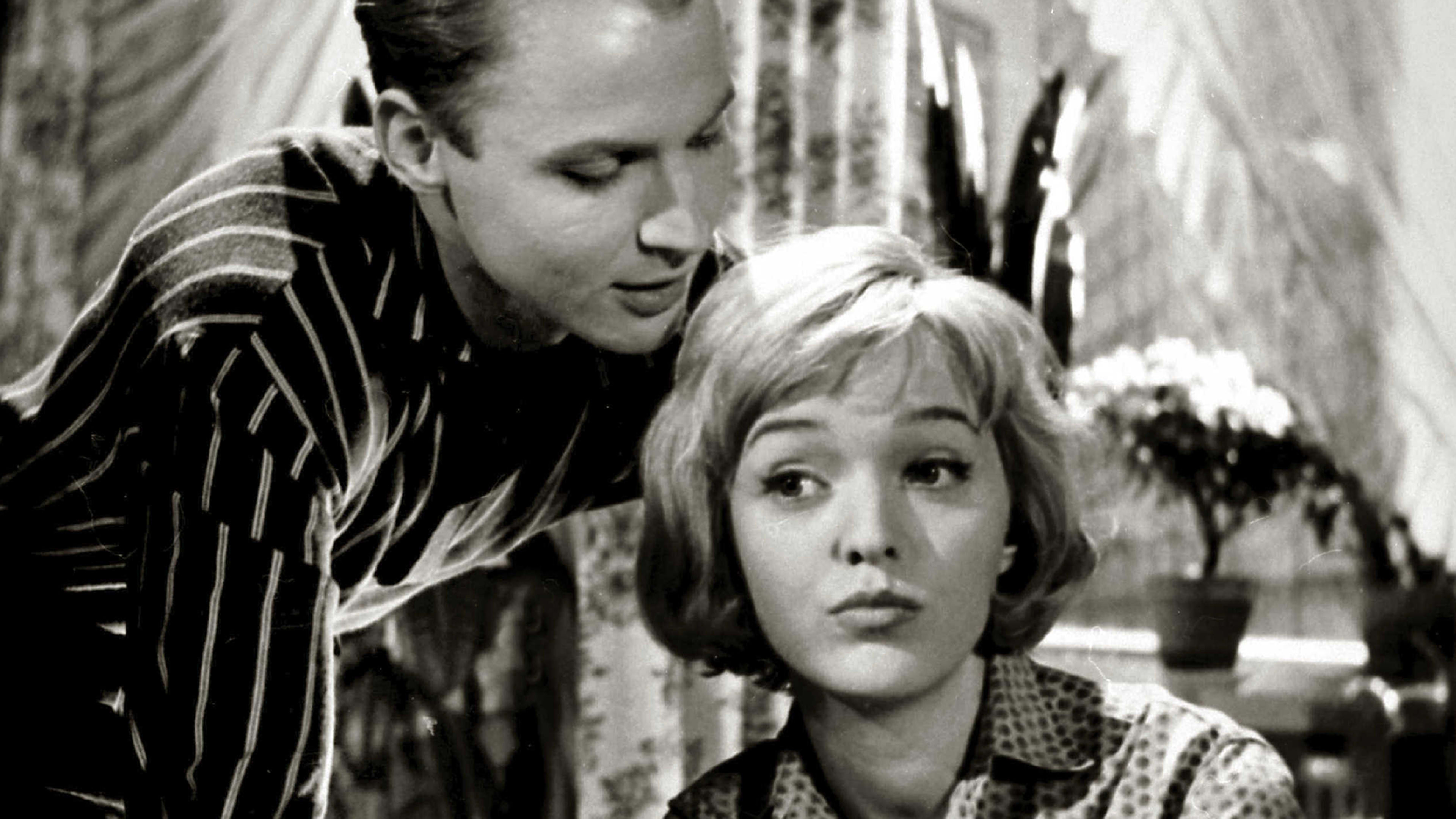 Backdrop for Naiset, jotka minulle annoit