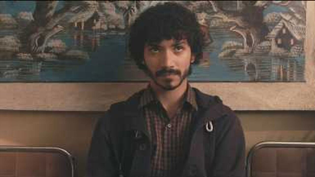 Backdrop for Não Falo com Estranhos