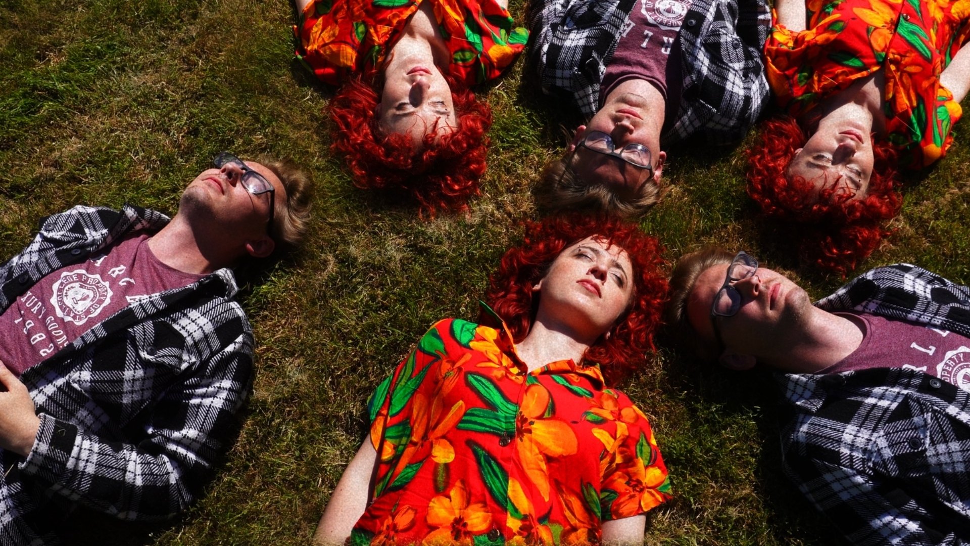 Backdrop for It's a hot day in 2006